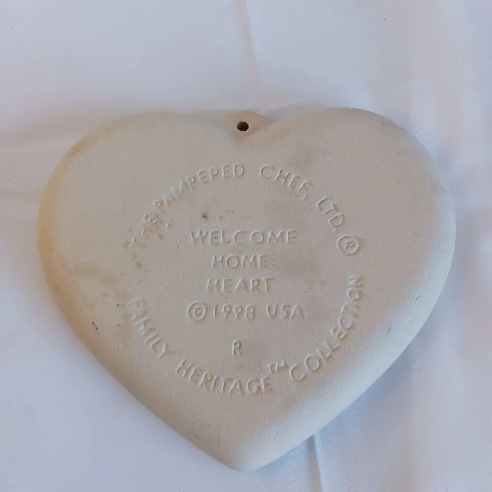 Two Pampered Chef Family Heritage Winter Wreath Welcome Home Heart Cookie Molds